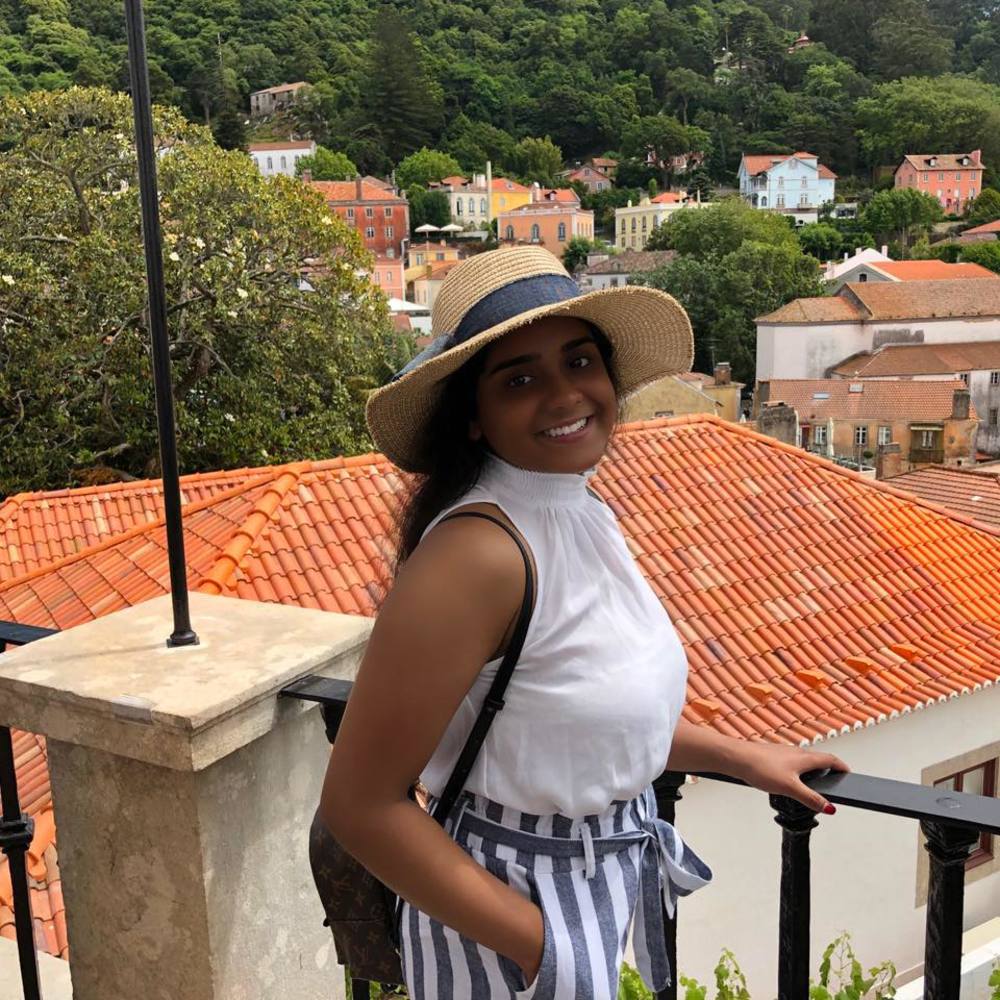 Meet your Posher, Anoosha